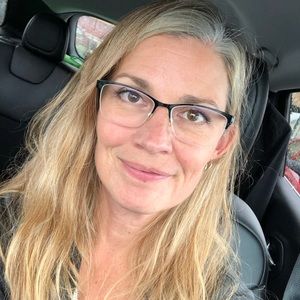 Meet your Posher, Leslie